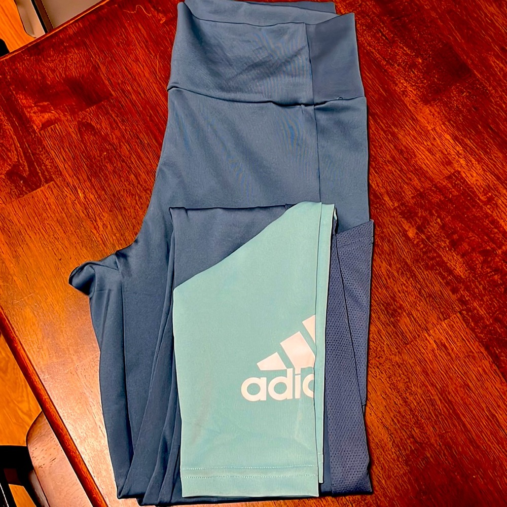 Adidas Aeroready high waisted leggings.Navy blue with teak accent on the ankles